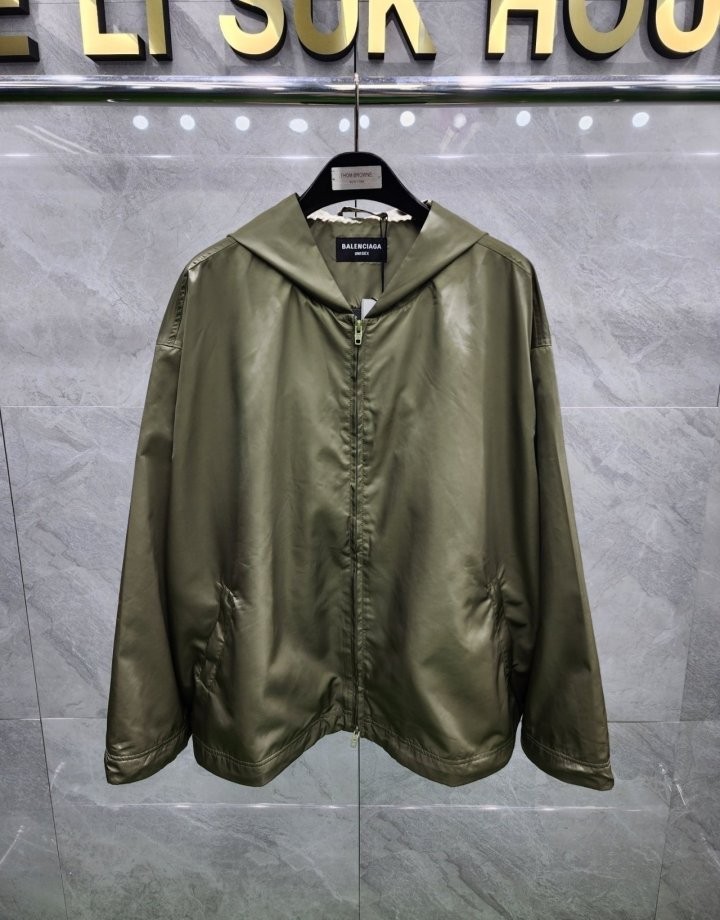 발**** 24FW 백로고 후드뱌람막이