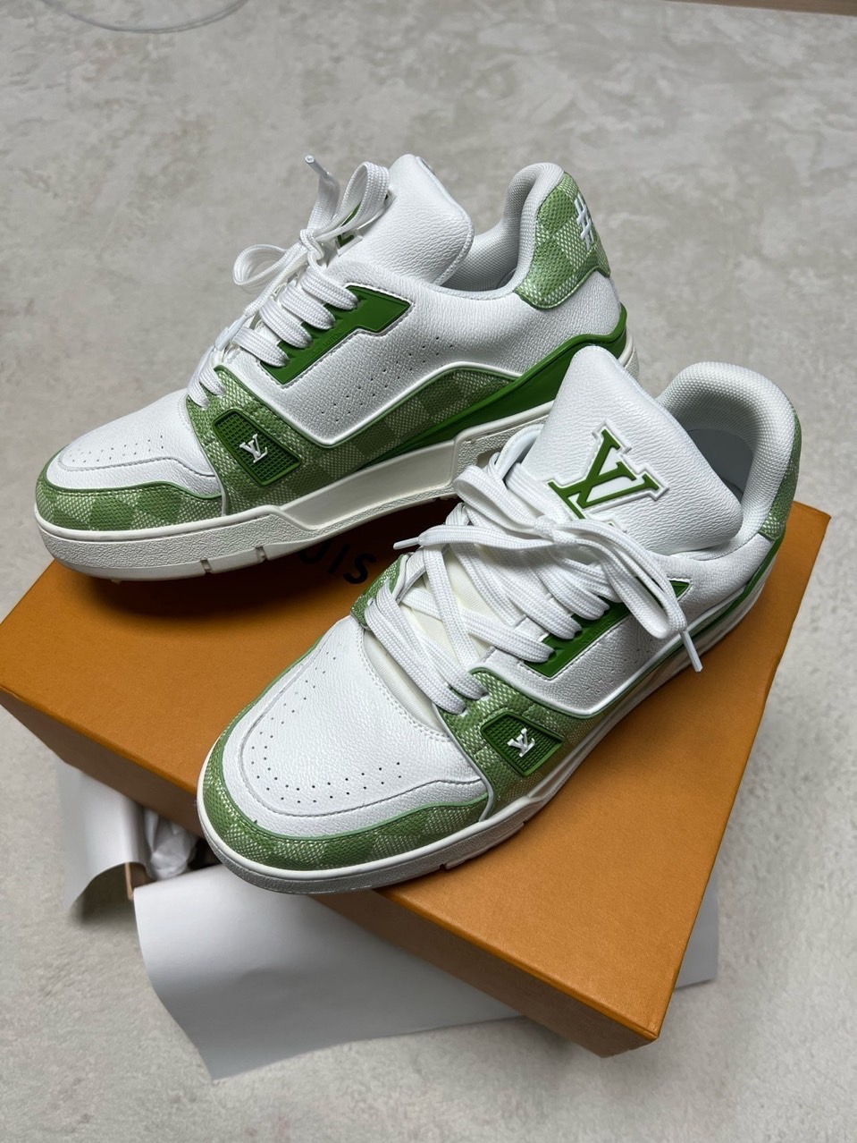 루*** LV 스니커즈 그린
