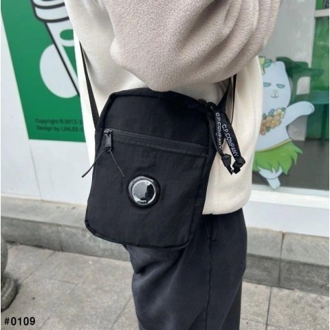 C**** 가먼트다잉 나일론 렌즈와펜 크로스백 0109